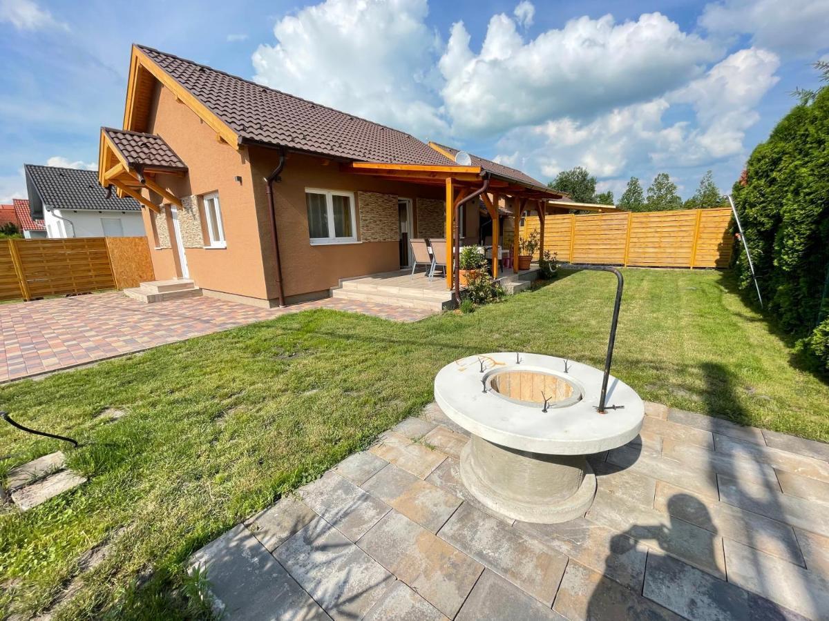 Lilla Apartman Balatonkeresztur Bagian luar foto